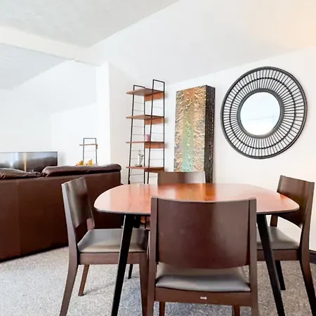 Long Term Booking Discount - Spacious Flat - Relocating Families - Business