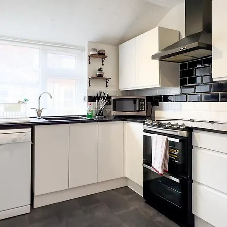 Apartman Long Term Booking Discount - Spacious Flat - Relocating Families - Business